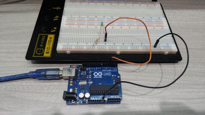 Arduino LED 實際電路連接圖
